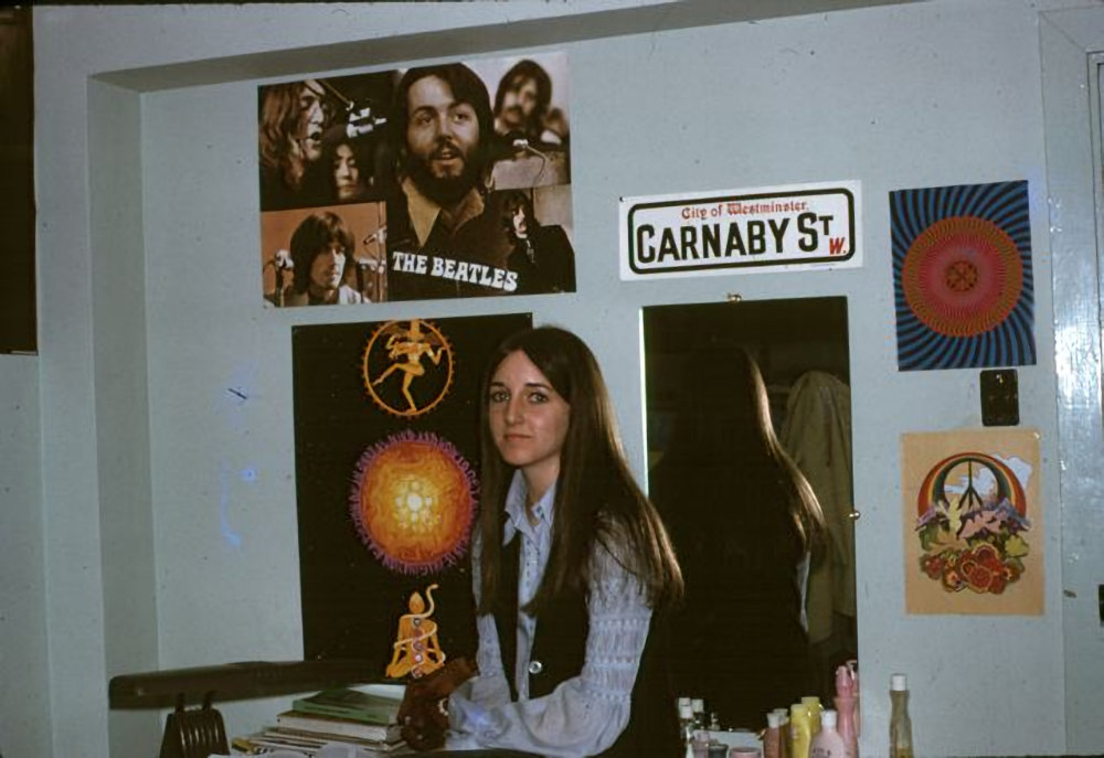 Suzie in her dorm room 1972